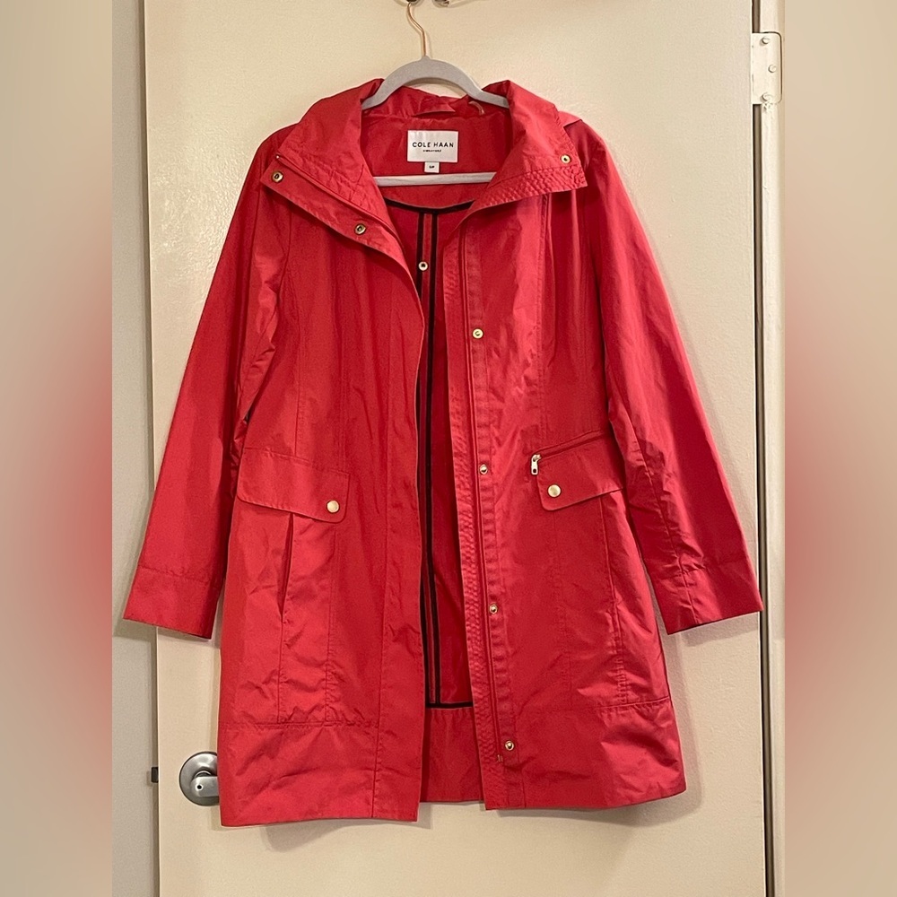 COLE HAAN Signature Packable Hooded Rain Jacket in Red - Picture 5 of 10